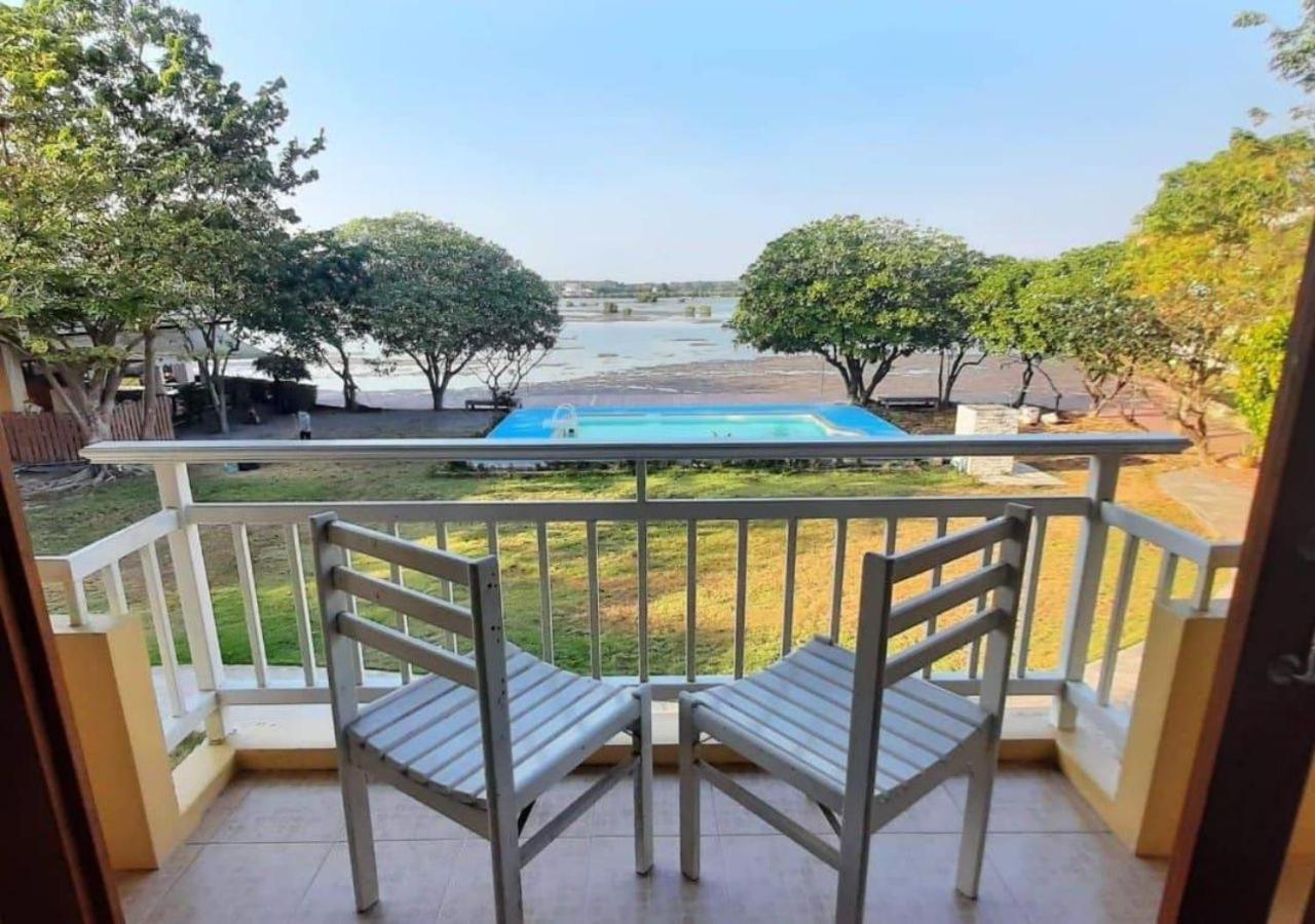 Baan Talay See Cream Resort Samut Songkhram Exterior foto