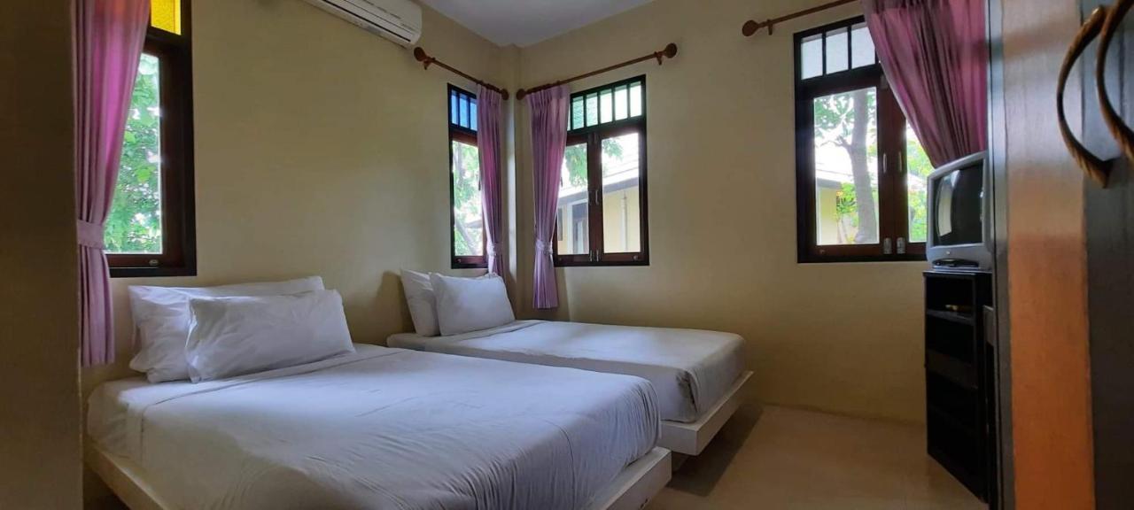 Baan Talay See Cream Resort Samut Songkhram Exterior foto