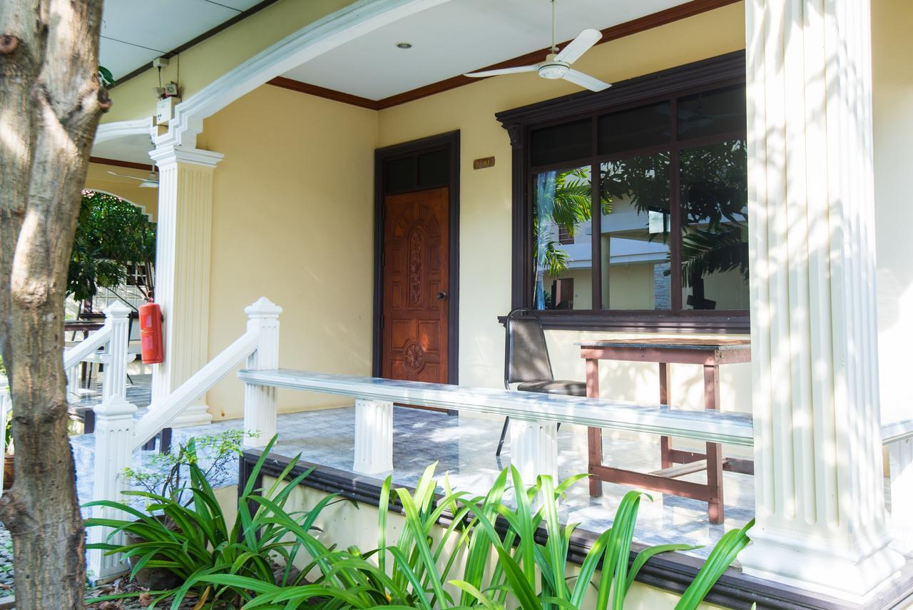 Baan Talay See Cream Resort Samut Songkhram Exterior foto