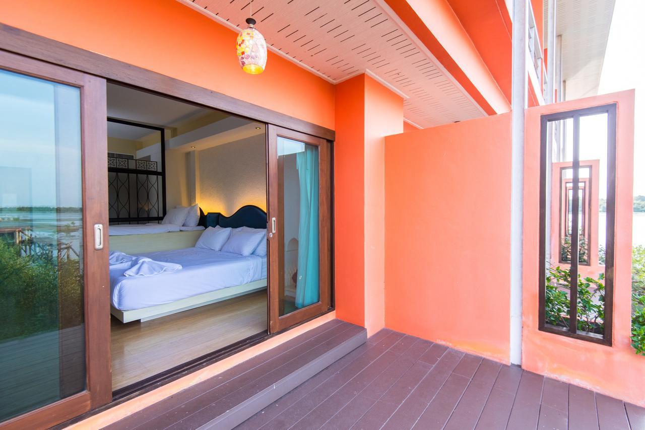 Baan Talay See Cream Resort Samut Songkhram Exterior foto