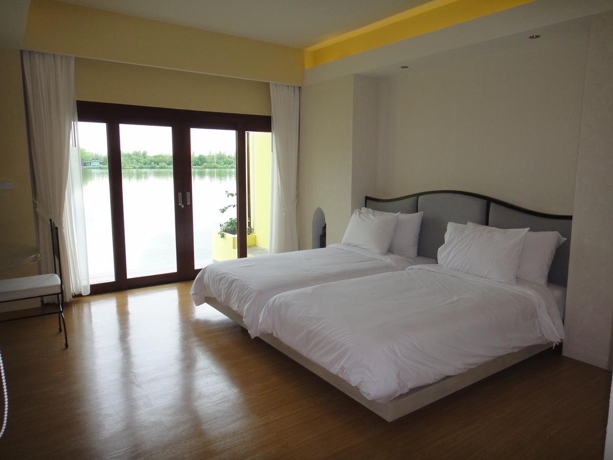 Baan Talay See Cream Resort Samut Songkhram Exterior foto