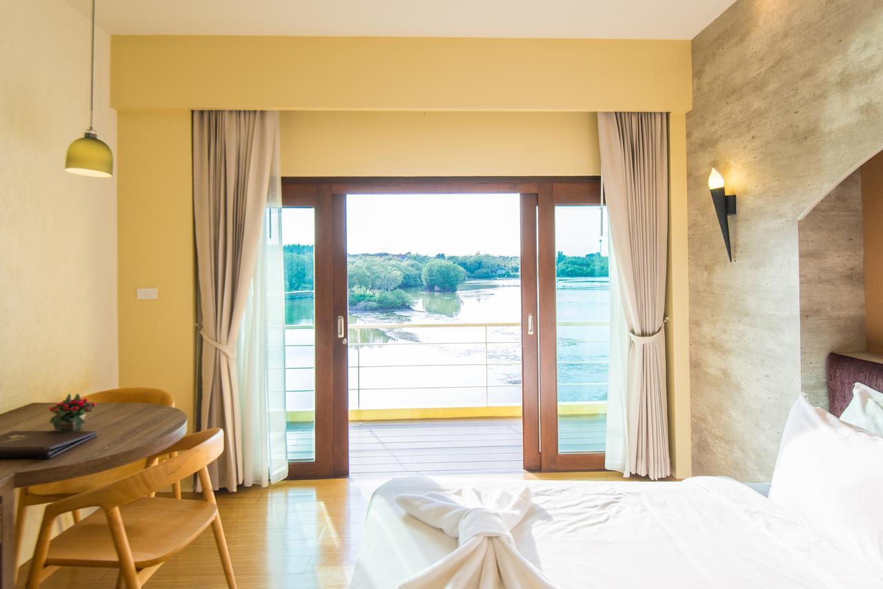 Baan Talay See Cream Resort Samut Songkhram Exterior foto